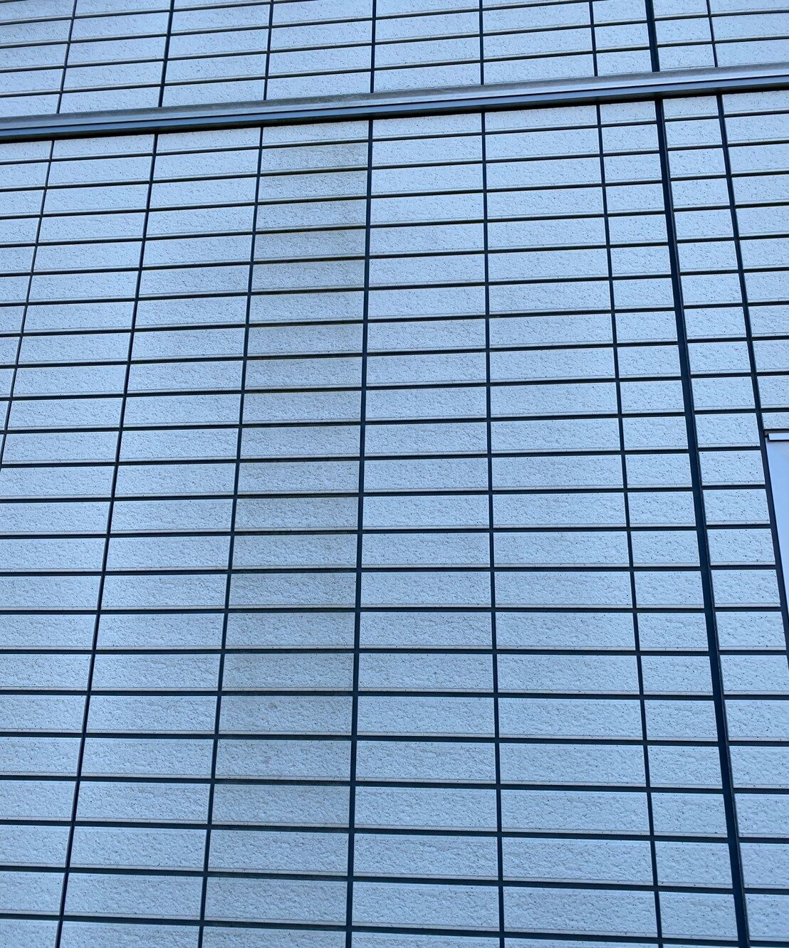 外壁北側汚れ （Before）